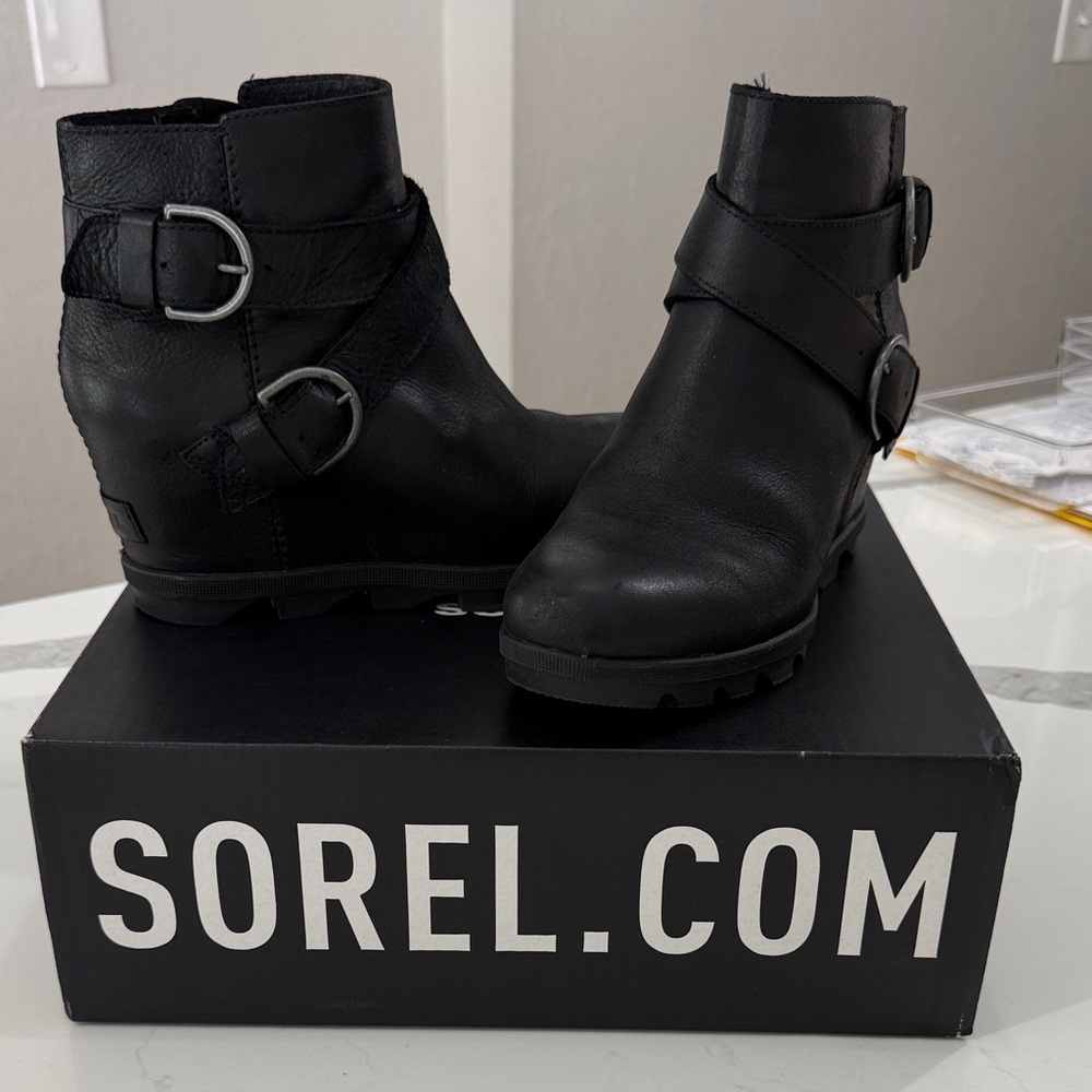 Sorel Women's Black Leather Ankle Booties